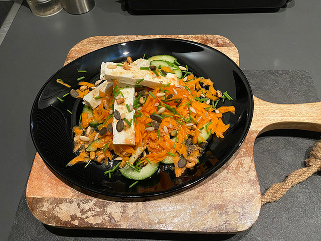Gurken-Rüebli-Salat mit Feta