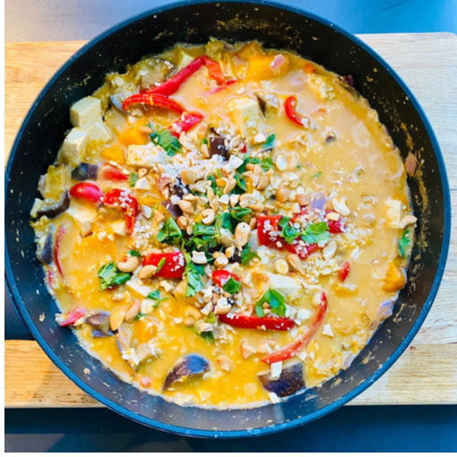 Sämiges Curry mit Tofu und Cashewnüssen