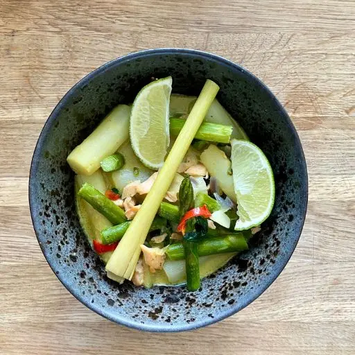 Spargel-Curry mit Lachs